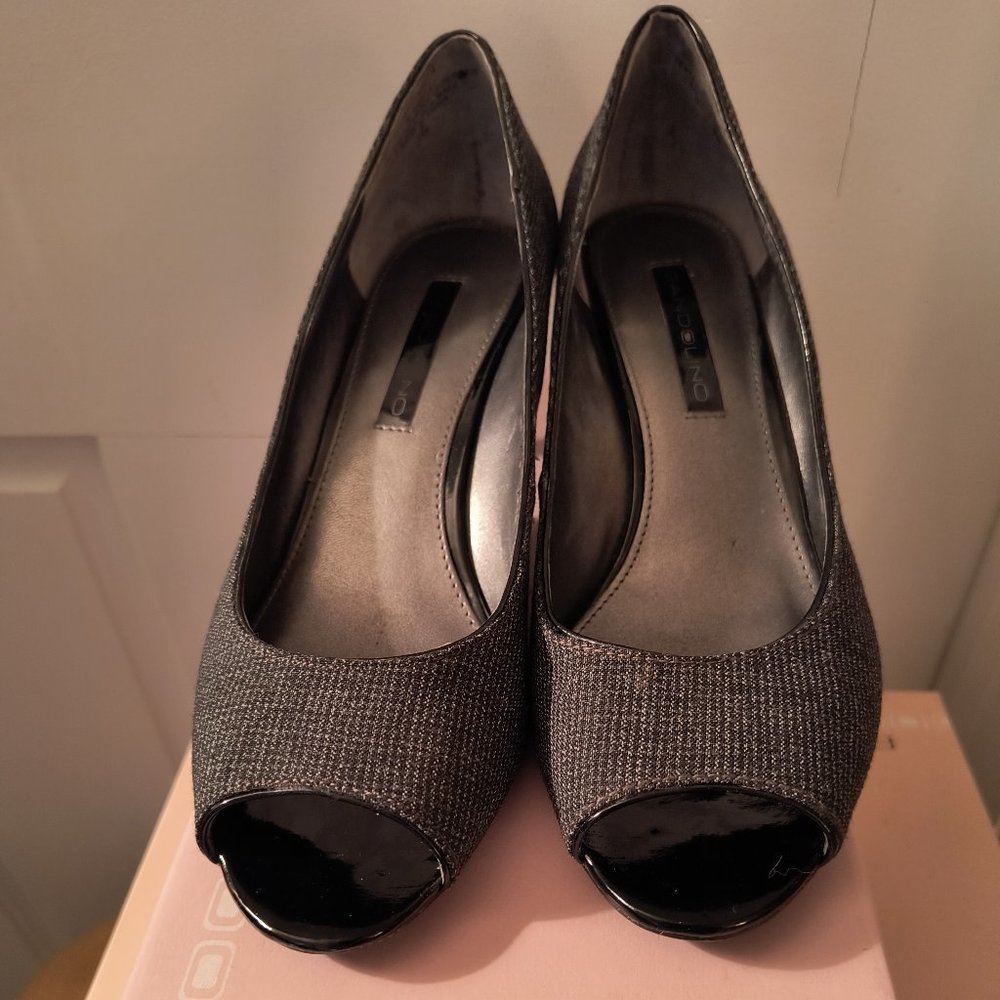 Bandolino Shelley Grey/Black Peep Open Toe Heel Size 7
